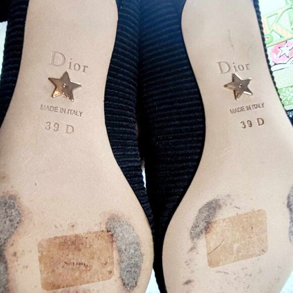 CHRISTIAN DIOR Size 39D Suede pump black heart accent - Picture 8 of 9